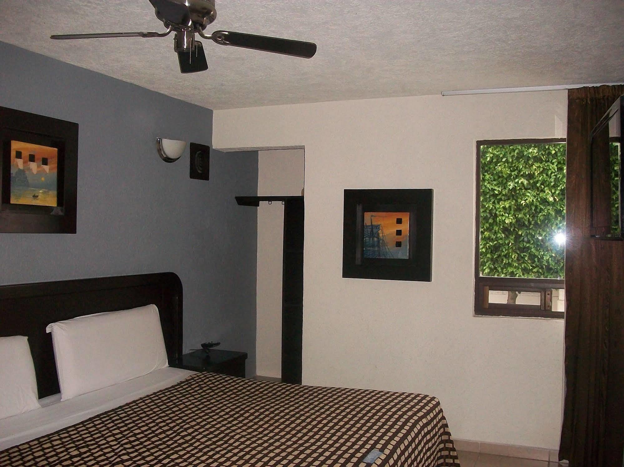 Hotel Emperador centro Guadalajara y Remodelado Bagian luar foto